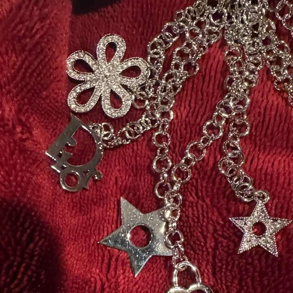 Dior Silver Star and Flower Charm Keychain (never used) - Picture 3 of 5